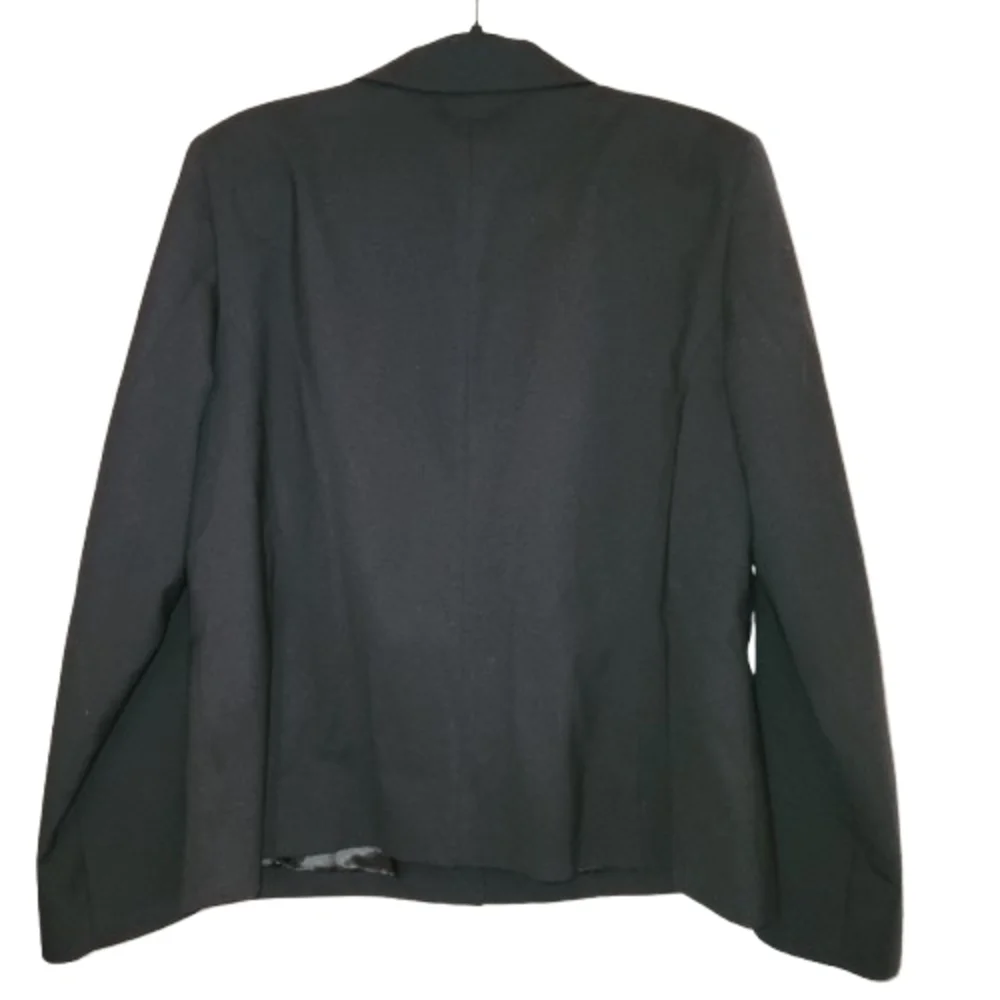 Pendleton Black Wool Blazer Size 12 Classic Tailored 3 Button Career Jacket